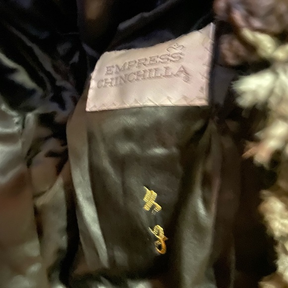 Chinchilla fur empress coat - Picture 4 of 14